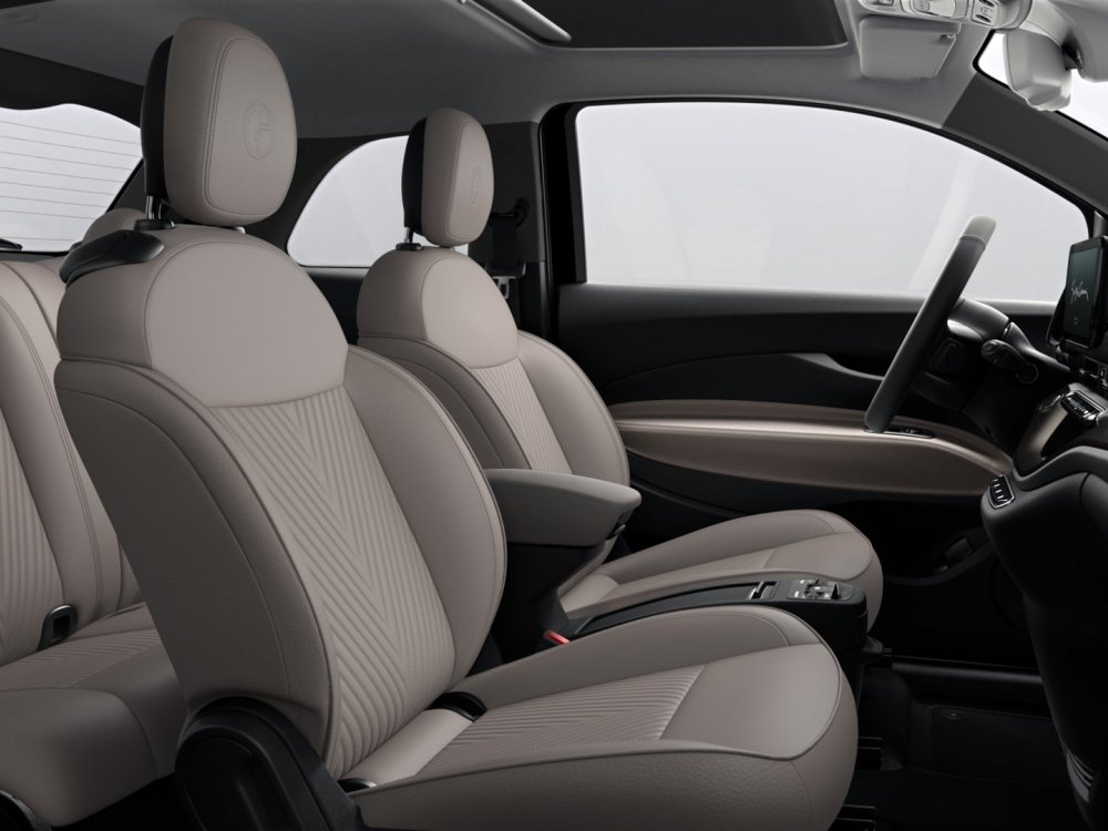 FIAT 500E Hatchback 42 kWh